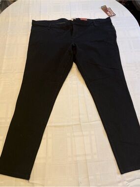 Mudd Women's Skinny Jeans in Black